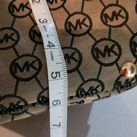 (1308)  Beautiful MICHAEL Michael Kors Womens Handbag - Picture 10 of 14